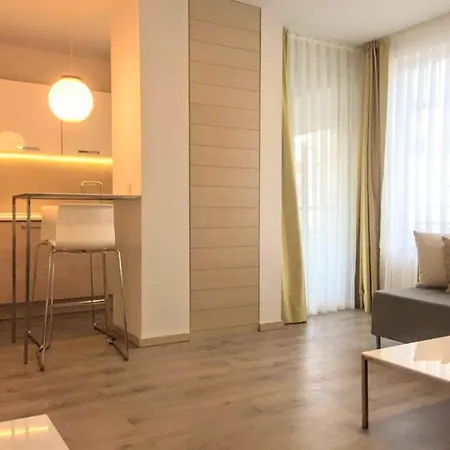 Lovely Lux California - A - Daire