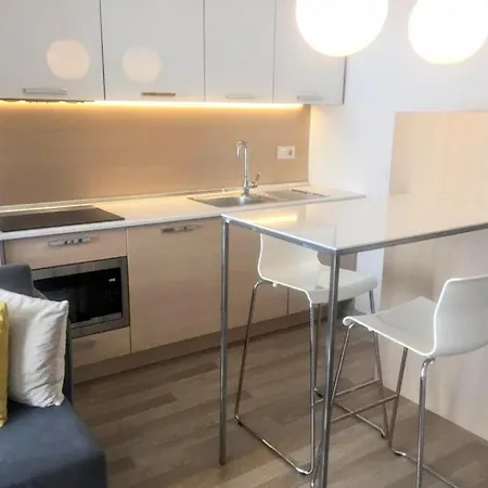 Lovely Lux California - A - Daire